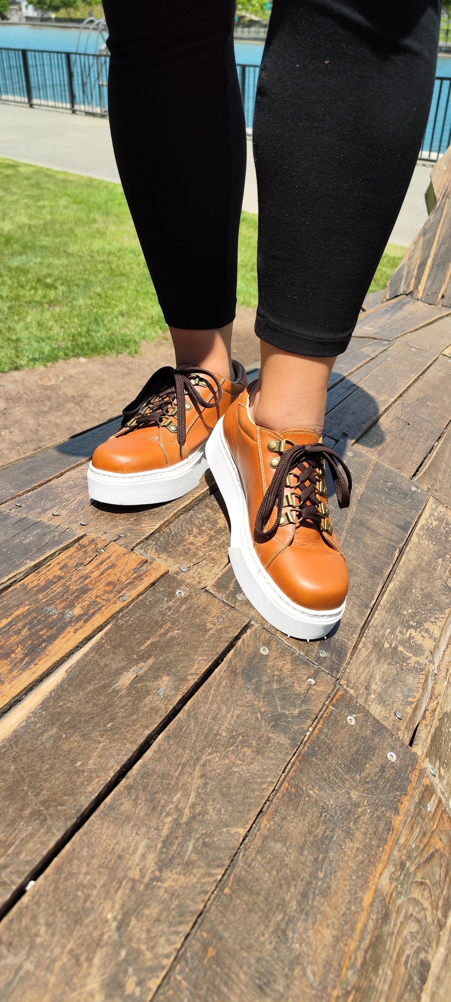 Zapatilla Llanka camel