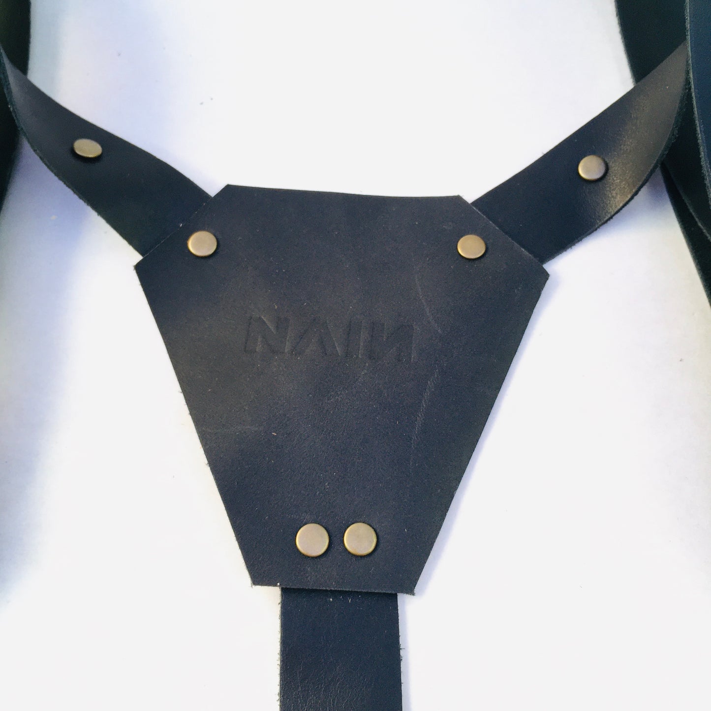 Suspensor de cuero