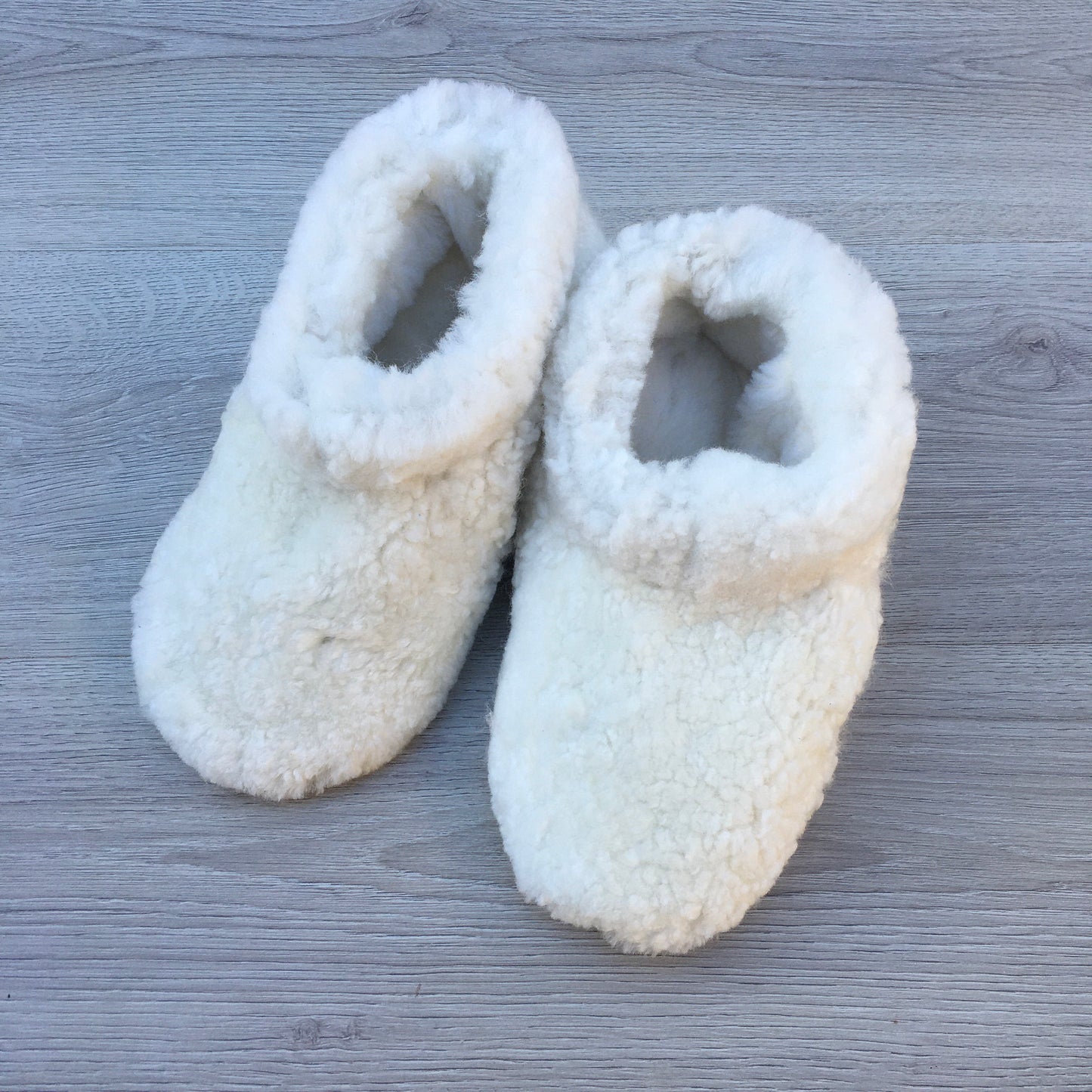 Pantuflas Natural de cordero Forradas con tela de Chiporro