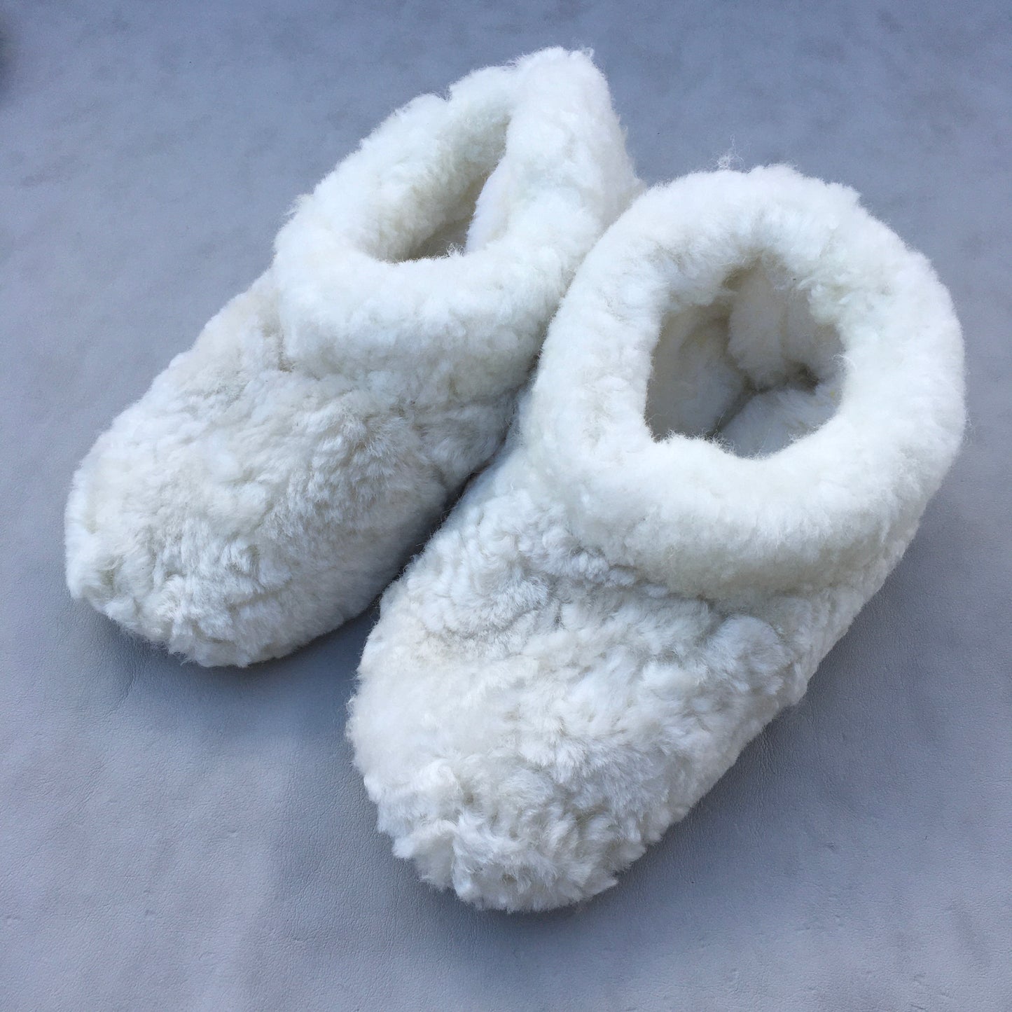 Pantuflas Natural de cordero Forradas con tela de Chiporro