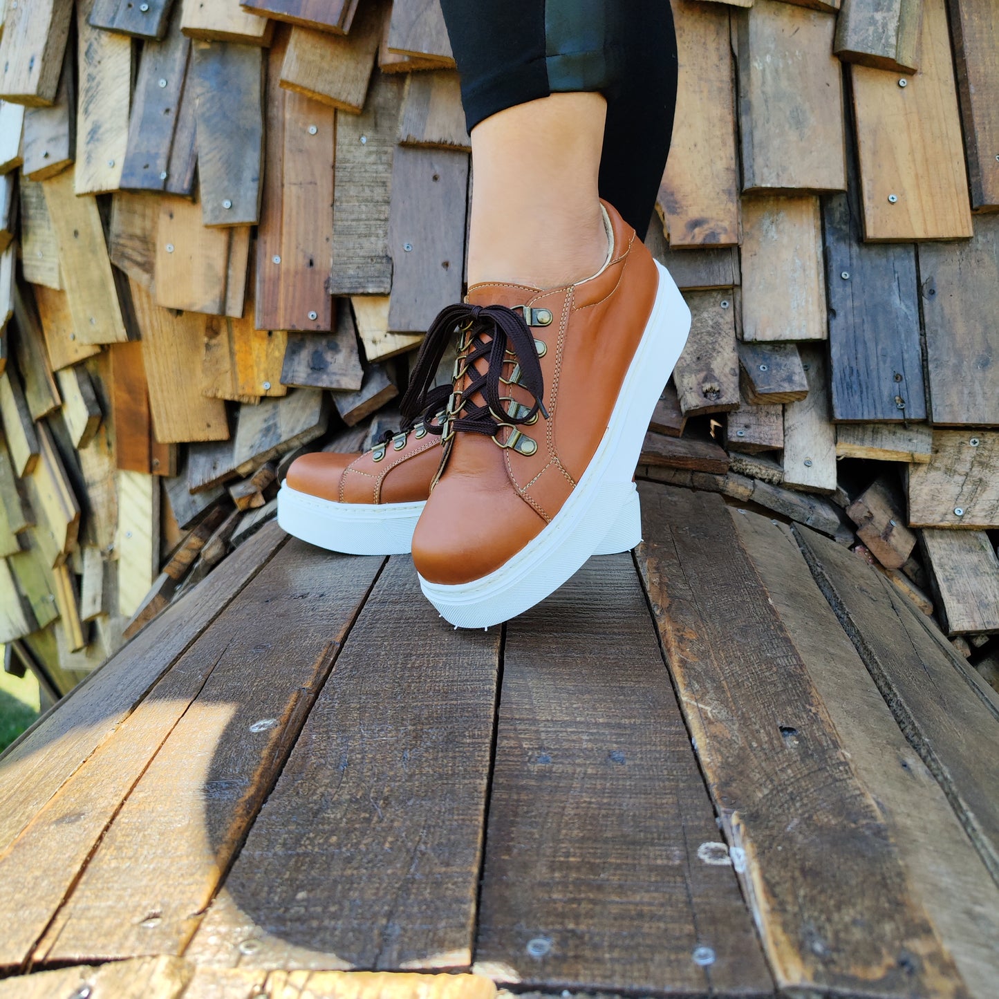 Zapatilla Llanka camel